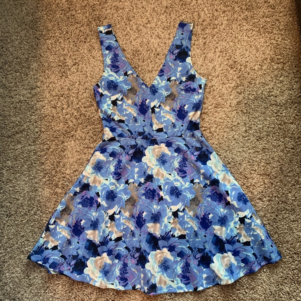Blue floral sleeveless babydoll mini dress